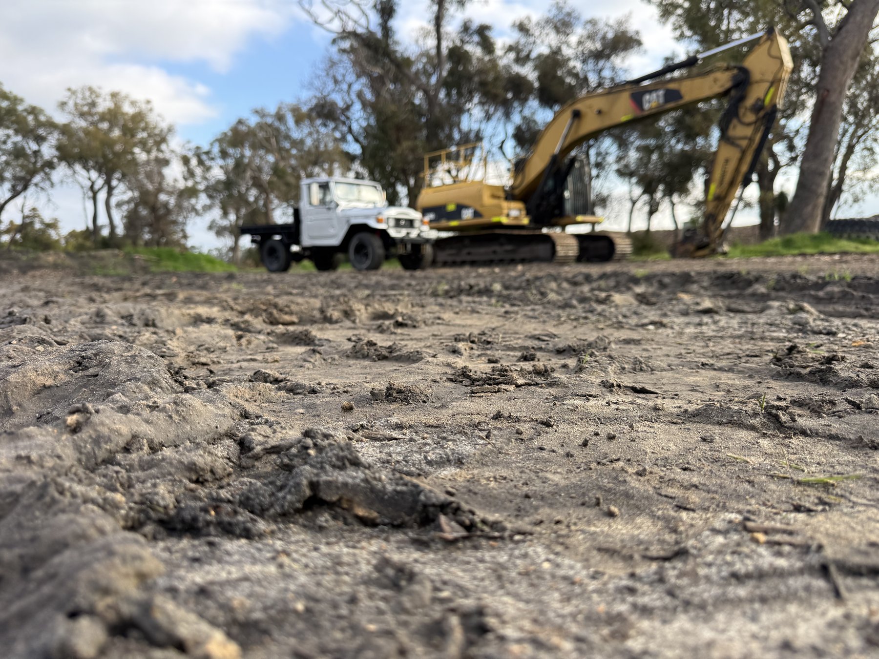 HJ47 near heavy machinery