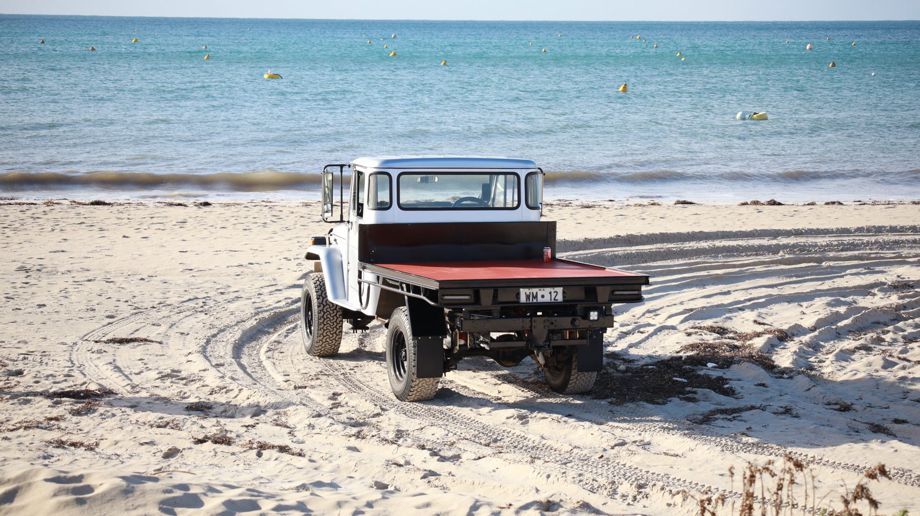HJ47 rear angle showing the tray
