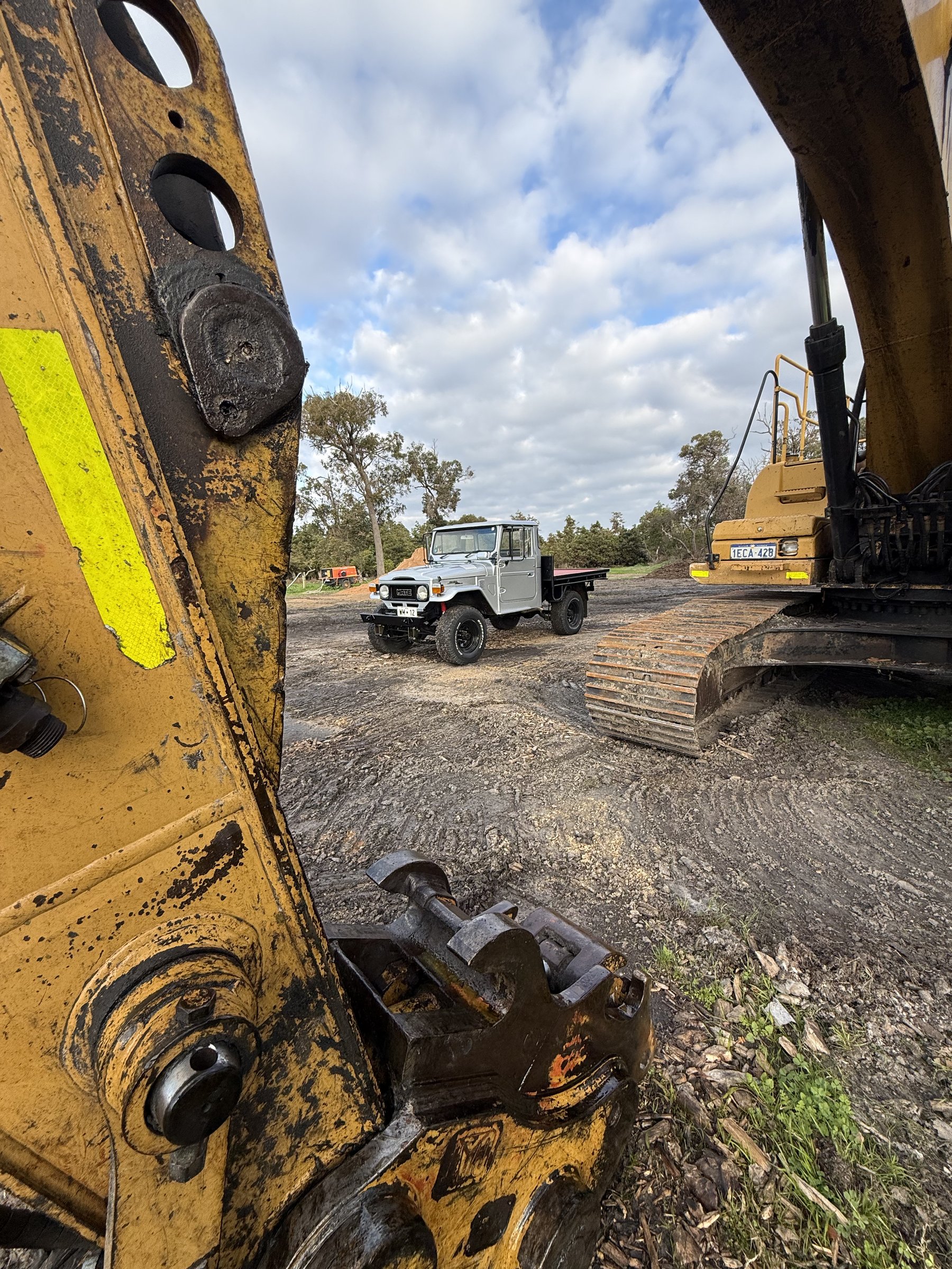 HJ47 on site, wide